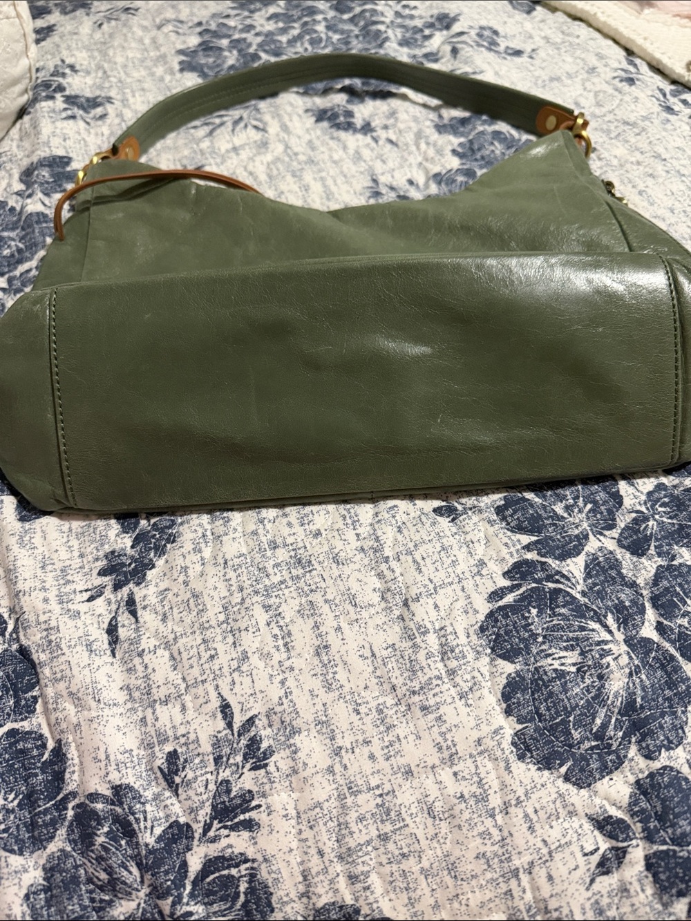 HOBO Olive Green Leather Shoulder Bag with Tan Accent - Picture 6 of 9
